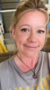 Oh look I'm still alive 👀😅💚 Hope you guys are all good. I've missed you.  🥰