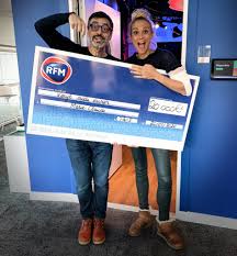 Un rythme de vie qui la dérange parfois, comme elle le confie à télé 7 jours, en kiosques ce lundi 12 avril. Elle Gagne 20 000 Euros En Ecoutant La Radio Toulousain Montastruc La Conseillere Le Petit Journal