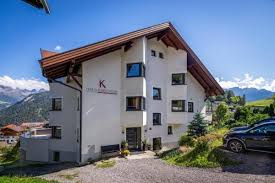 The ladies of 'friends' plus more stars without makeup in 2021 wonderwall new this week: Gastezimmer In Hochgallmig