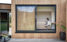 Konsep minimalis jadi konsep menarik dan jadi trend masa kini anda bisa melihat beberapa contoh dari desain rumah. 9 Karakteristik Inspirasi Desain Rumah Minimalis Blog Ruparupa