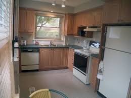 How To Clean Greasy Cabinets Ehow Laminate Kitchen Cabinets Stained Kitchen Cabinets Shabby Chic Kitchen Cabinets