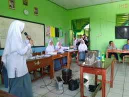 Maybe you would like to learn more about one of these? Sidang Karya Ilmiah Pengolahan Sampah Plastik Menjadi Batako Melalui Proses Pembakaran Kelas Xi Mia 1 Man 2 Tangerang