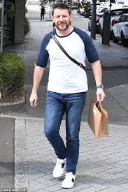 The aim of this study was to compare changes in body. Freedomroo Mkr S Manu Feildel Shows Off His Trim Figure After Weight Loss Australiannewsreview