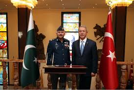 Bakanlığın sosyal medya hesabı twitter üzerinden yapılan açıklamada şu ifadelere yer verildi: T C Milli Savunma Bakanligi Twitter à¤µà¤° Milli Savunma Bakani Hulusi Akar Pakistan Hava Kuvvetleri Komutani Orgeneral Mujahid Anwar Khan I Kabul Etti