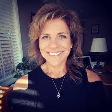 Kimberly Siemens's Instagram, Twitter & Facebook