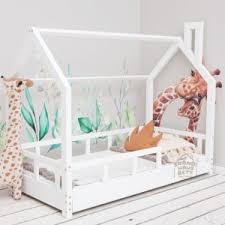 Stylisch und praktisch zu gleich, regt das kinderbett zum fantasievollen höhlen bauen an. Skandi Hausbett Kinderbett Hausbetten