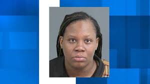 Woman accused of stabbing victim near N. Charleston social services building