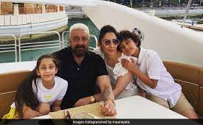 The Beautiful Life Of The Dutts Summed By Maanayata In This Pic