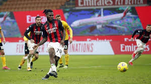 L'udinese apre il secondo tempo con un'occasione clamorosa. Kfwy Dhryfwznm