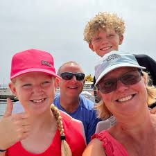 👋 we are due to fly home tomorrow take off 11am with Ryanair, Ive had an  email this morning about getting to the airport early due to short staffing  through security, we