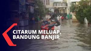 Banjir merendam beberapa kampung di desa pusakasari, kecamatan leles dan desa mekar sari mengerikan!! Lagi Lagi Sungai Citarum Meluap Bikin Bandung Banjir Youtube