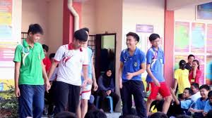 Pertemuan 1 bab i i. Doraemon Dance Flash Mob Smk Kota Kemuning 2013 Youtube