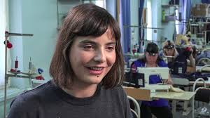 Die beschränkungen werden sukzessive gelockert. Tv Ungarn Strickmode Von Menschen Mit Handicap Alpen Donau Adria Br Fernsehen Fernsehen Br De
