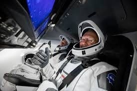 Actually, what the spacex suits evoke most of all is james bond's tuxedo if it were redesigned by tony stark as an upgrade for james t. New Spacex Spacesuits Get Five Star Rating From Nasa Astronauts Space