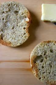 Paleo Microwave English Muffin Grain Free Gluten Free With Psyllium Husk Farine De Noix De Coco Collations Petit Dejeuner Paleo