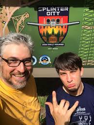 Who won the game with a circle edge putt?