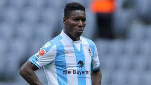 In july 2014, lumor finally had the opportunity of going to european football when he was loaned to fc porto, playing for a season in the junior team. Dapwpn761lz1am