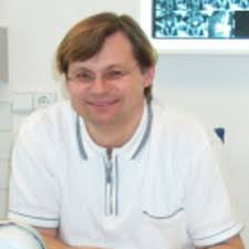 Odmítač vakcinace s vírou v kloktání. Vlastimil Voracek Inhaber Privatpraxis Xing