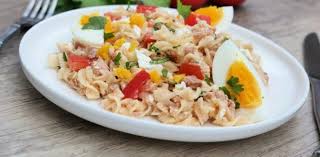 Salade De Pates Thon œufs Et Tomates Salade Pates Thon Pates Au Thon Salade De Pates