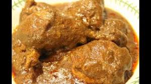 Makan tengah hari nasi putih dengan gulai ayam amat memuaskan selera. Gulai Ayam Kelantan Untuk Nasi Berlauk