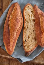 Baguettebrotchen Rustikal Knusprig Mit Hefewasser Cookie Und Co Baguette Brotchen Lebensmittel Essen Hefe