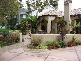Natural stone walls and paver flooring make scottsdale and phoenix courtyard designs beautifully compliment your home and your landscape design. 64 Modest Maintenance Front Yard Landscaping Ideas Page 48 Of 70 Front Yard Patio Front Yard Courtyard Front Courtyard