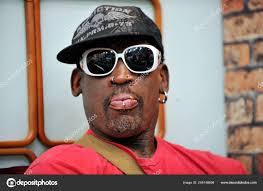 Del Dennis's Instagram, Twitter & Facebook