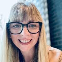 Amanda Starling's Instagram, Twitter & Facebook