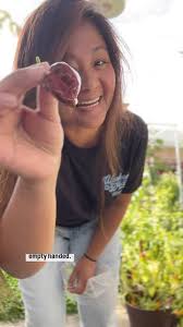 Big Bertha is one of the largest peppers I've ever grown! They are a  bell-type sweet pepper that can grow to 7 inches. The walls are thick,  sweet and juicy. They would