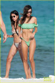 Emily Ratajkowski Body Shape - Physique