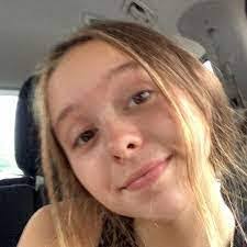 Alyssa Seeley's Instagram, Twitter & Facebook