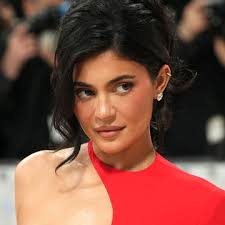 Chase Stokes and Kelsea Ballerini's Full Relationship Timeline