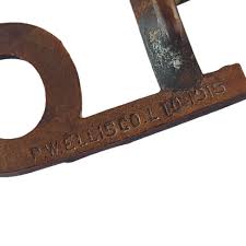 WW1 Canadian 10th Battalion Numbered Collar Badge -Calgary Alberta -El