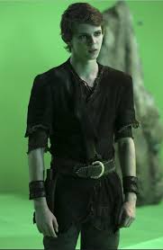 Peter Pan Ouat 3 3 3 Robbie Kay Peter Pan Outfit Robbie Kay Peter Pan