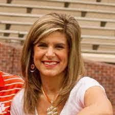 Amber Devaughn's Instagram, Twitter & Facebook