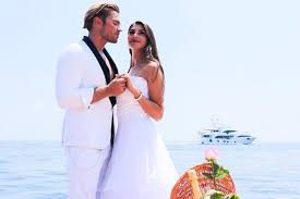 Reality television personality who rose to fame after competing on germany's der bachelor this exposure led to her garnering a fan base on her yeliz.koc.official instagram account. Yeliz Koc Photos Facebook