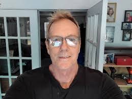 Stephen Willers's Instagram, Twitter & Facebook