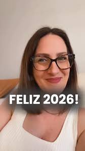 Feliz 2026! ✨, Por aqui, este ano vai ser dedicado a um tema que mexe com  todo mundo: a comunicação entre escola e família., Quero trazer conteúdos  práticos, pé no chão, para quem:, 👨‍👩‍👧 é pai ou mãe ...