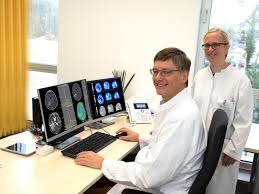 This year, an estimated 24,530 adults (13,840 men and 10,690 women) in the united states will be diagnosed with primary cancerous tumors of the brain and spinal cord. Progress In The Treatment Of Aggressive Brain Tumors Eurekalert Science News