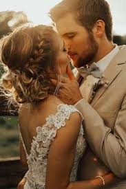 If you are looking for engagement photo ideas you have come to the right place. 30 Awesome Wedding Poses For Bride And Groom Paperblog