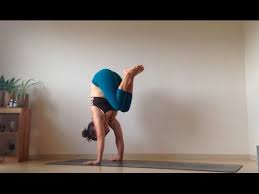 Jumping To Tuck Handstand Youtube Yoga Handstand Handstand Tuck Jumps
