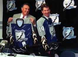 Aug 11, 2021 · phil esposito was born on 20th february 1942, in sault ste, marie, ontario, to frances esposito and pat esposito. Lightning To Unveil Bronze Phil Esposito Sculpture Prohockeytalk Nbc Sports