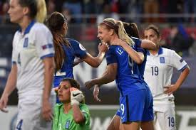 La joueuse sera évidemment derrière ses coéquipières pour leur rappeler la difficulté que. Football Feminin La France A Battu La Grece 1 0
