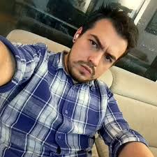 Para no parecerse a un pintor austríaco de bigote chistoso