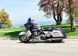 But, then it has the dual front discs, air ride, etc. Harley Davidson Cvo Wikipedia