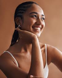 some new beauty outtakes with the gorgeous @skyyyebluue 🤎🤎 model:  @skyyyebluue @organictalentmanagement hair & make up: @teri_roman_artistry  photographer: @wesleywjvr @wjvrstudio jewellery: @jungli.cpt