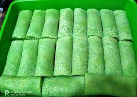 Kue dadar gulung isi kelapa hijau lembut. Resep Dadar Gulung