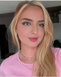 Love & Music 🎵🎧🥰❤ . . . . . . #jenniferlopez #alexandradaddario  #AngelinaJolie #MeganFox #margotrobbie #chrisevans #ChristianBale  #AnneHathway #BrieLarson #ScarlettJohansson #elizabetholsen #JenniferLopez  #JenniferAniston #JenniferLawrence ...