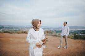 Maybe you would like to learn more about one of these? Prewedding Outdoor Casual Fotografi Fotografi Perkawinan Pose