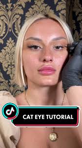 Tutorial CatEye✨ na filmie pokazuje prawdziwą fakturę skóry. Zdjęcie  końcowe wykonany przy użyciu lampy YONGNUO. #cateye #tutorialmakijażowy  #pomalujzemnamojamodelke #pomalujzemnamojeklientki ...
